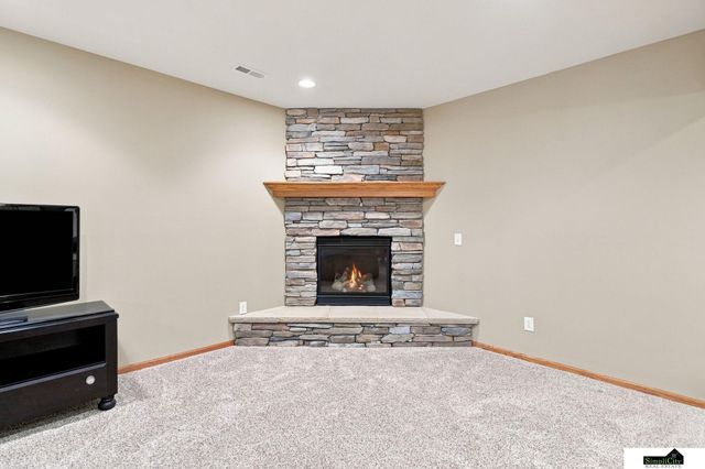 7701 S 41st Street, Lincoln, NE 68516