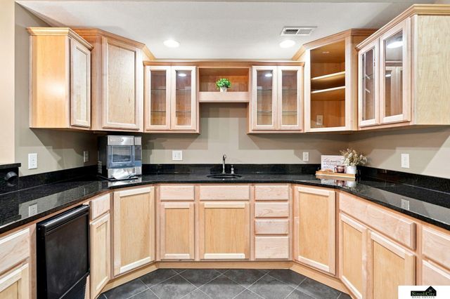 7701 S 41st Street, Lincoln, NE 68516