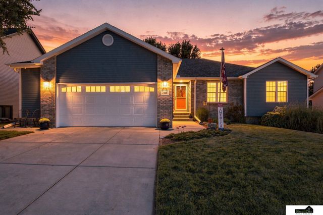 7701 S 41st Street, Lincoln, NE 68516