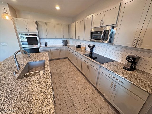 5119 East Long Leaf Court, Pahrump, NV 89061