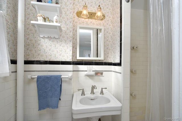 143 Garth Road 4D, Scarsdale, NY 10583