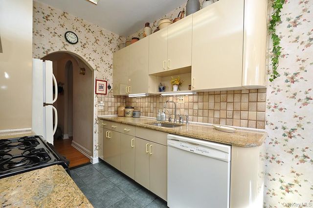 143 Garth Road 4D, Scarsdale, NY 10583