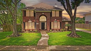 2018 Pembroke Bay Drive, League City, TX 77573