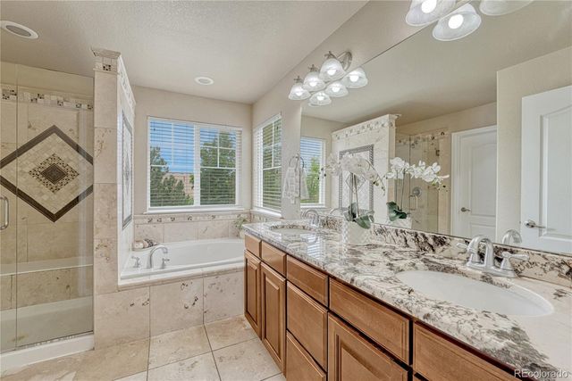 24070 E Hawaii Place, Aurora, CO 80018