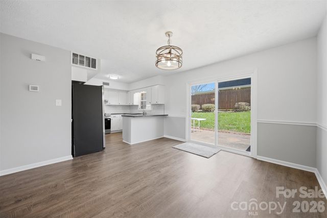 414 7th Street NE 2, Hickory, NC 28601