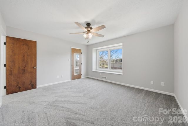 414 7th Street NE 2, Hickory, NC 28601