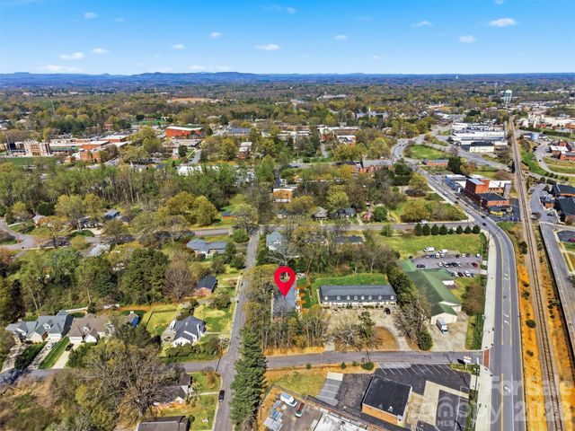414 7th Street NE 2, Hickory, NC 28601