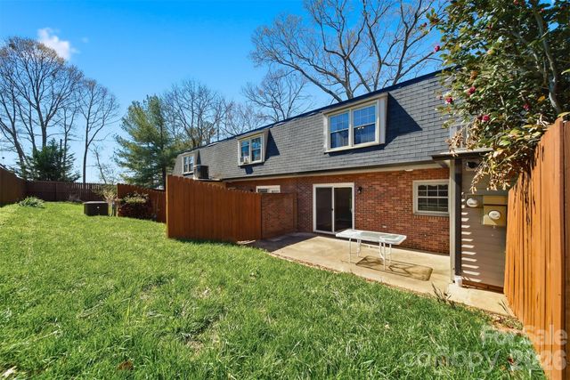 414 7th Street NE 2, Hickory, NC 28601