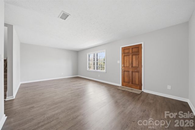 414 7th Street NE 2, Hickory, NC 28601