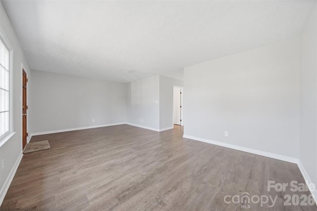 414 7th Street NE 2, Hickory, NC 28601