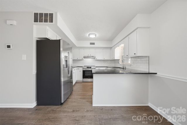 414 7th Street NE 2, Hickory, NC 28601