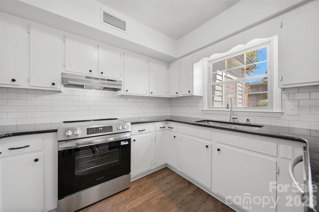 414 7th Street NE 2, Hickory, NC 28601