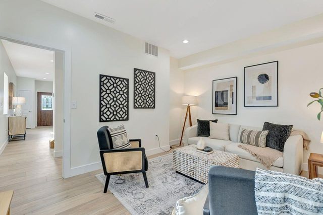 2114 Riverside Drive, Cincinnati, OH 45202