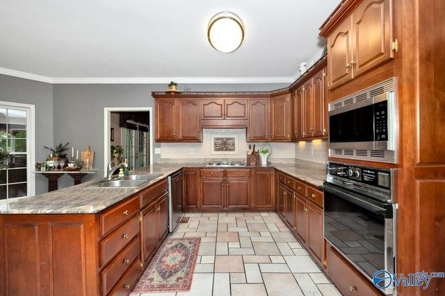 1403 Bramblewood Drive, Huntsville, AL 35801