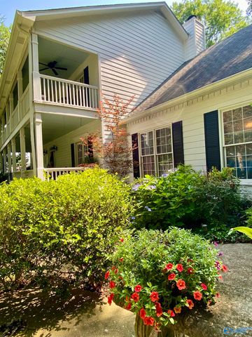 1403 Bramblewood Drive, Huntsville, AL 35801