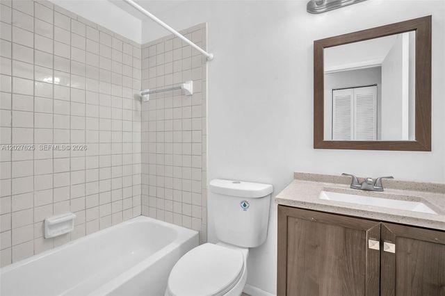 767 NW 104th Avenue 203, Pembroke Pines, FL 33026