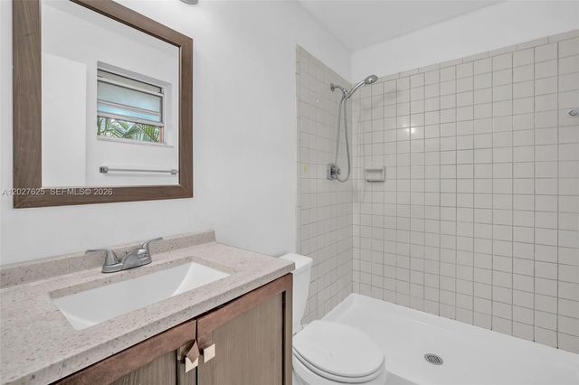 767 NW 104th Avenue 203, Pembroke Pines, FL 33026