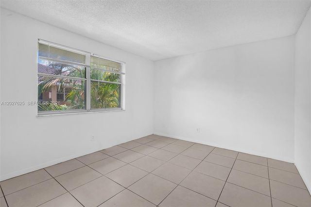 767 NW 104th Avenue 203, Pembroke Pines, FL 33026