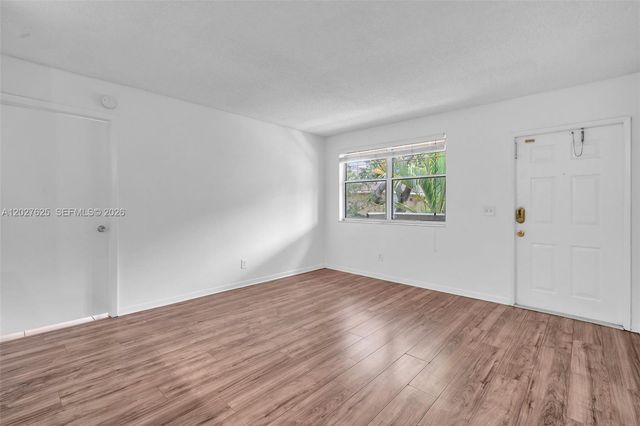 767 NW 104th Avenue 203, Pembroke Pines, FL 33026