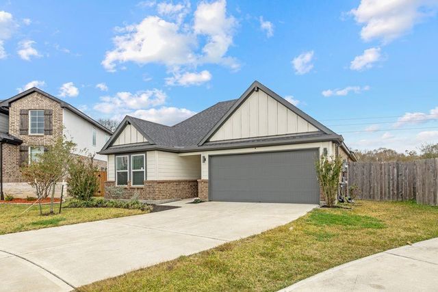 4903 Pine Haven Lane, Fresno, TX 77545