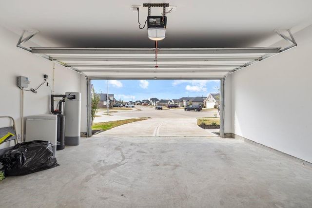 4903 Pine Haven Lane, Fresno, TX 77545