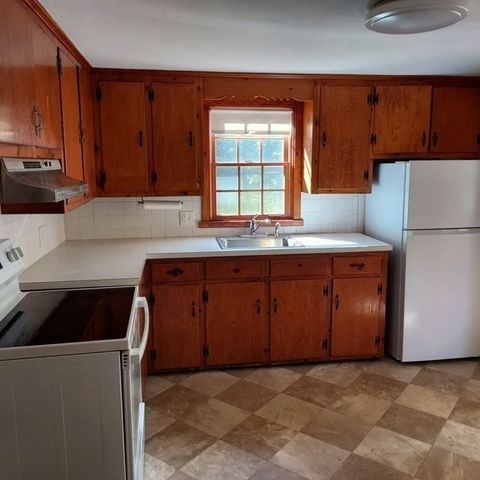 47 Wardson Cir, Rockland, MA 02370