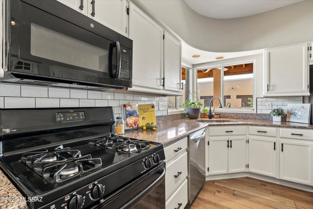 12734 N Pioneer Way, Tucson, AZ 85755