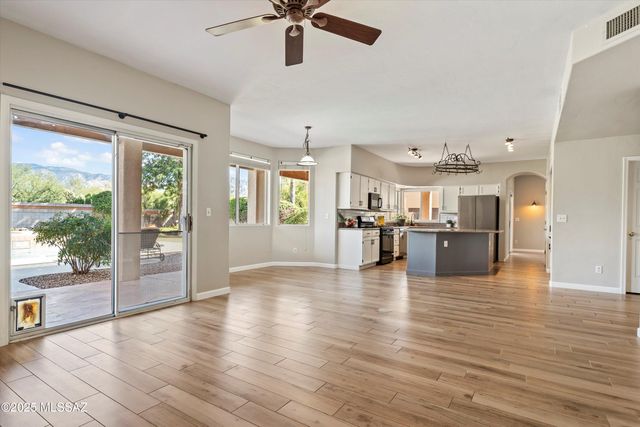 12734 N Pioneer Way, Tucson, AZ 85755