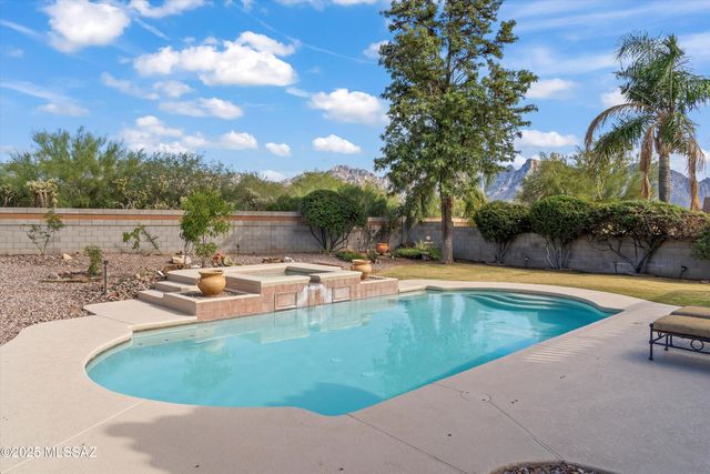 12734 N Pioneer Way, Tucson, AZ 85755