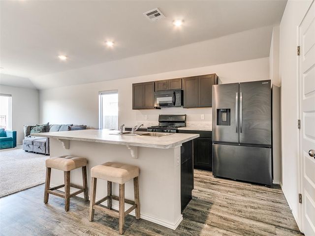 11705 Annette Drive, Yukon, OK 73099