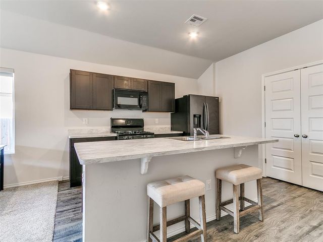 11705 Annette Drive, Yukon, OK 73099