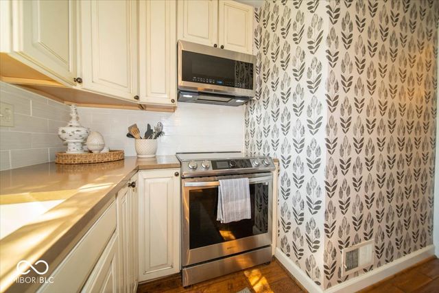421 W Westfield Boulevard, Indianapolis, IN 46208