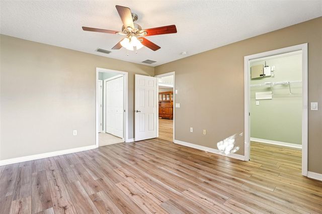 2216 CYPRESS COVE DRIVE H3, Tavares, FL 32778