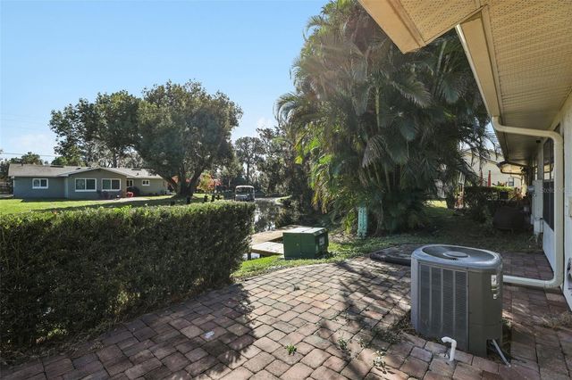 2216 CYPRESS COVE DRIVE H3, Tavares, FL 32778