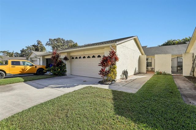 2216 CYPRESS COVE DRIVE H3, Tavares, FL 32778
