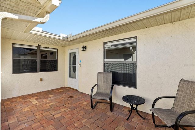 2216 CYPRESS COVE DRIVE H3, Tavares, FL 32778