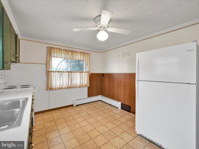 542 E LINCOLN AVE, Myerstown, PA 17067
