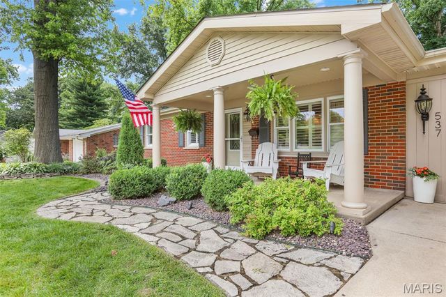 537 Buena Vista Street, Edwardsville, IL 62025