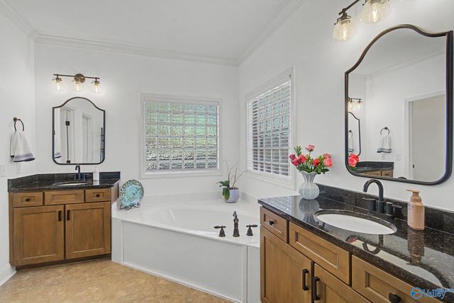 7405 Cobblefield Drive SE, Owens Cross Roads, AL 35763