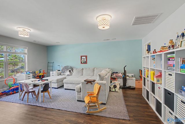 7405 Cobblefield Drive SE, Owens Cross Roads, AL 35763