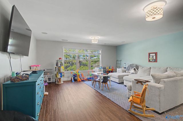 7405 Cobblefield Drive SE, Owens Cross Roads, AL 35763