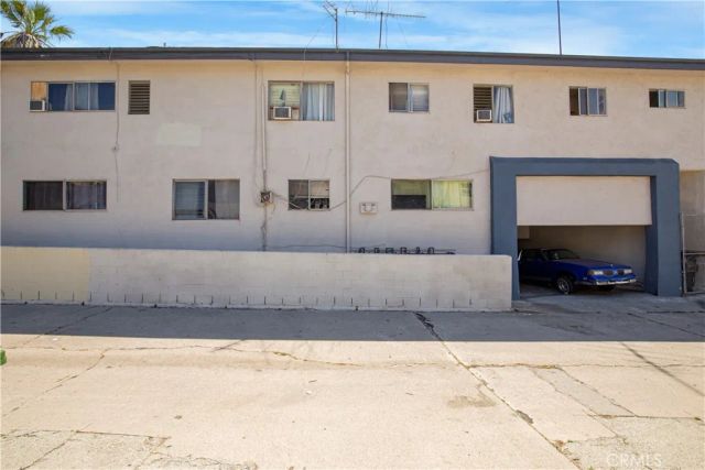 1117 S Spaulding, Los Angeles, CA 90019