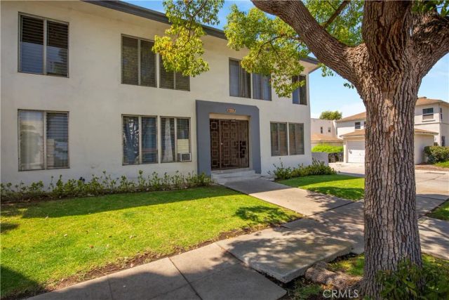 1117 S Spaulding, Los Angeles, CA 90019