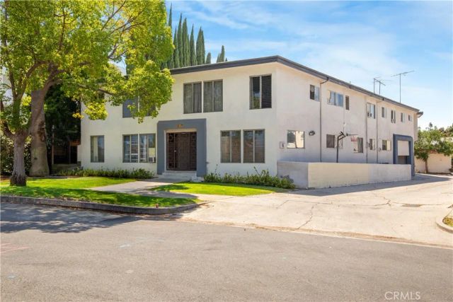 1117 S Spaulding, Los Angeles, CA 90019