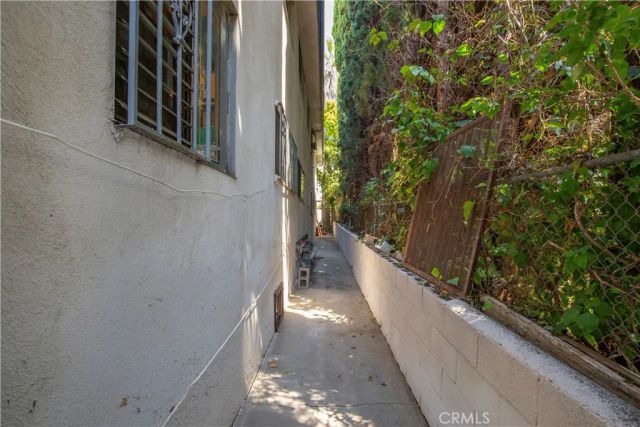 1117 S Spaulding, Los Angeles, CA 90019