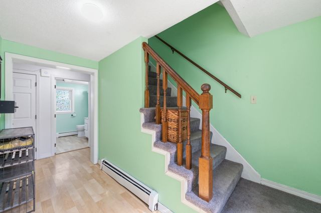 380 Plumtree Rd, Springfield, MA 01118
