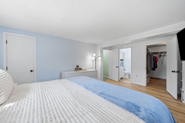 380 Plumtree Rd, Springfield, MA 01118