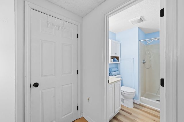 380 Plumtree Rd, Springfield, MA 01118