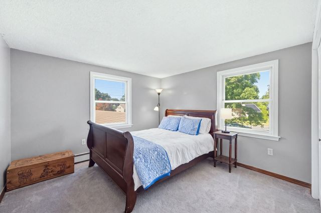 380 Plumtree Rd, Springfield, MA 01118