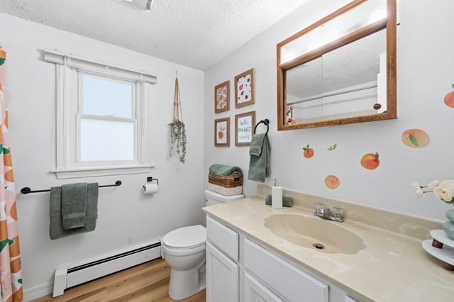 380 Plumtree Rd, Springfield, MA 01118